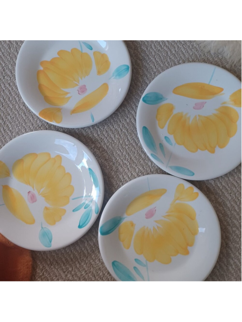 Pier 1 vintage dinner plates hand-painted Italy x 4